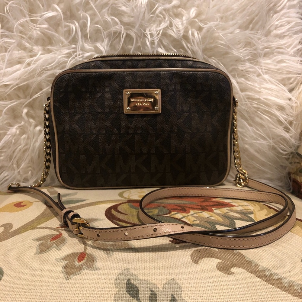SOLD• Authentic Michael Kors Jet Set